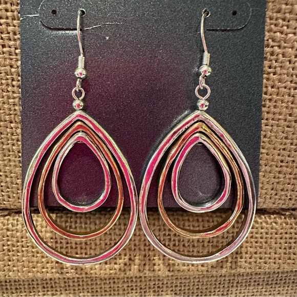 NWT Fashion Accents Earrings fish hook dangle w/ triple teardrop- silver & gold - Picture 4 of 7